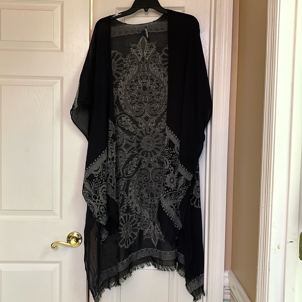 American Eagle, black kimono, cute!